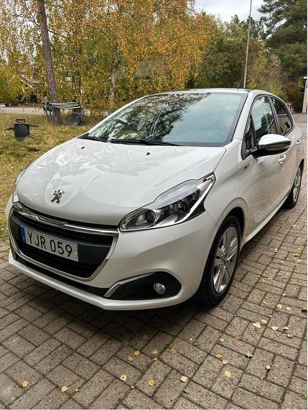 Begagnad 2017 Peugeot 208 Halvkombi | 95 000 kr (Marknadspris) - Bild 1/4