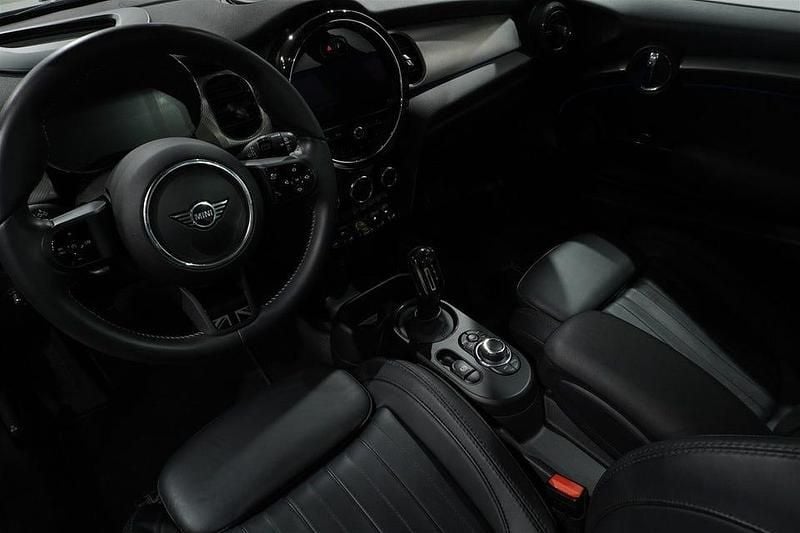 Begagnad Mini Cooper 135 kW (184 HK) 2022 Melting silver iii Halvkombi