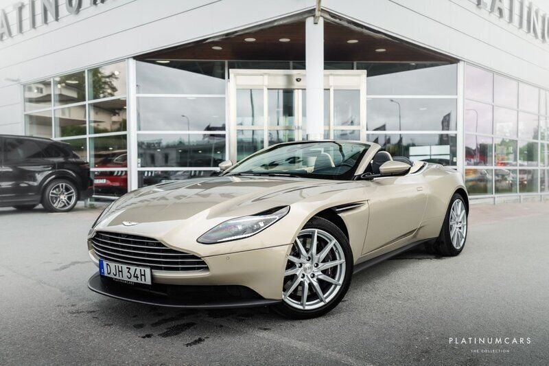 Ljusgrå Begagnad 2019 Aston Martin DB11 Cab | 1 899 000 kr - Bild 1/4