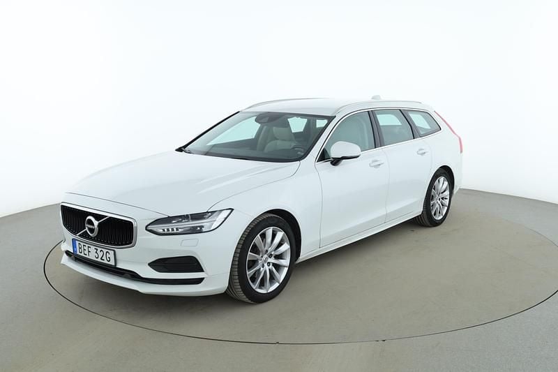 Vit Begagnad 2019 Volvo V90 Momentum Kombi | 270 000 kr (Marknadspris) - Bild 1/4