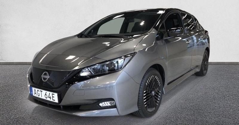 Grå Begagnad 2022 Nissan Leaf Halvkombi | 189 000 kr (Marknadspris) - Bild 1/4
