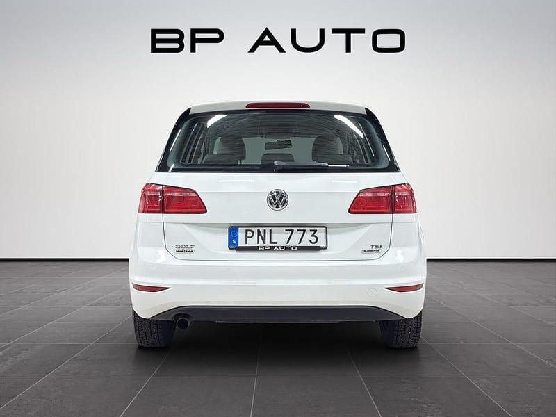 Begagnad VW Golf VII 110 HK (80 kW) 2015 Vit Halvkombi