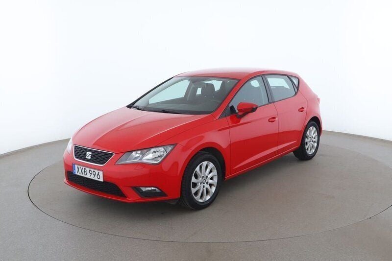 Röd Begagnad 2015 Seat Leon Style Halvkombi | 94 000 kr (Marknadspris) - Bild 1/4