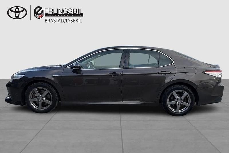 Begagnad Toyota Camry Hybrid Executive 218 HK (160 kW) 2019 Brun Sedan