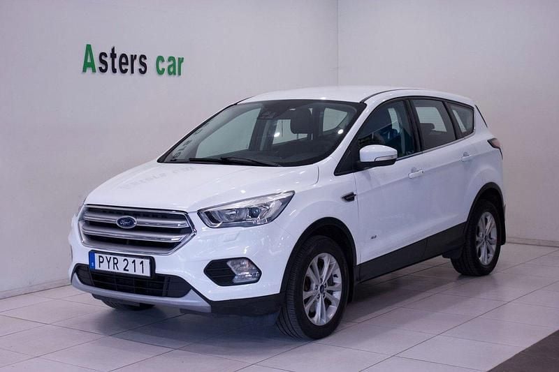 Vit Begagnad 2018 Ford Kuga Titanium SUV | 129 000 kr (Bra pris) - Bild 1/4
