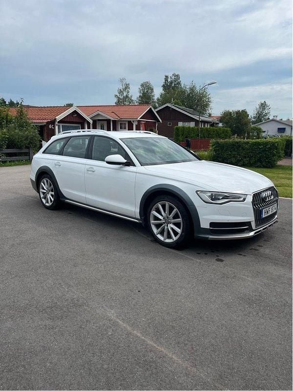 Vit Begagnad 2016 Audi A6 Allroad Kombi | 194 000 kr (Marknadspris) - Bild 1/4
