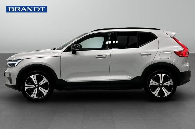 Begagnad Volvo XC40 Core 175 kW (238 HK) 2023 Silver SUV