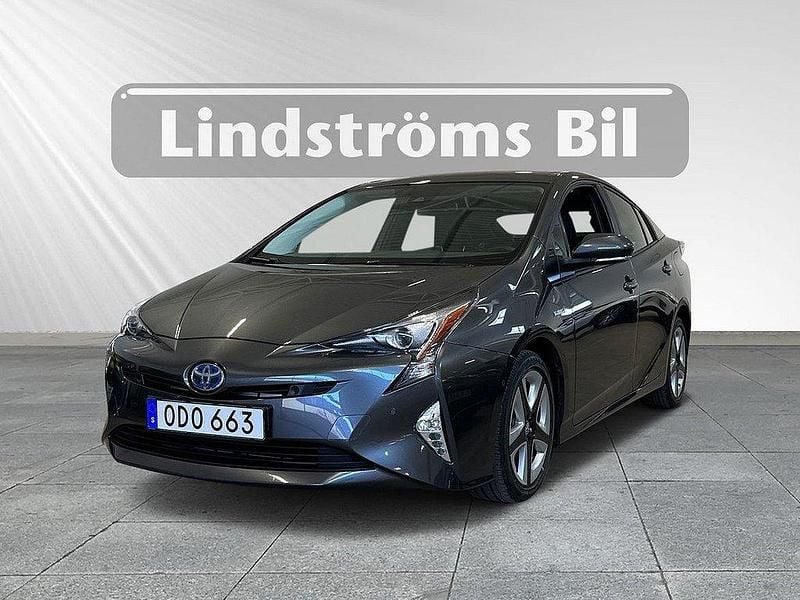 Mörkgrå Begagnad 2016 Toyota Prius Executive Halvkombi | 189 000 kr (Marknadspris) - Bild 1/4