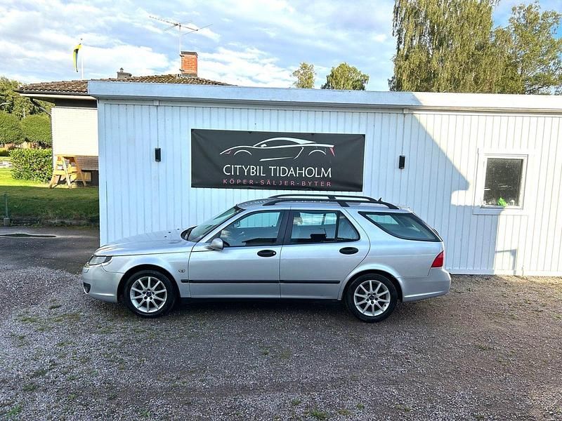 Silver Begagnad 2006 Saab 9-5 Linear Kombi | 24 500 kr (Marknadspris) - Bild 1/4