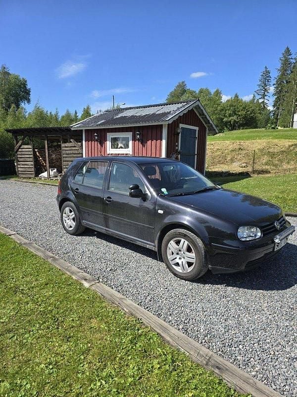 Svart Begagnad 2001 VW Golf IV Highline Halvkombi | 13 500 kr (Marknadspris) - Bild 1/4