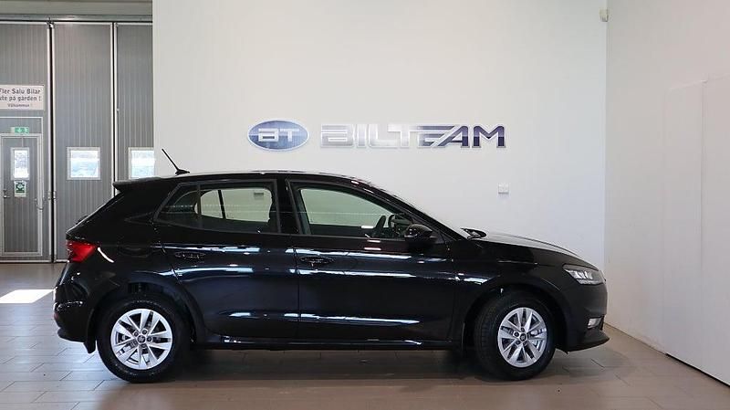 Ny Skoda Fabia Selection 116 HK (85 kW) 2025 Black magic pärleffekt metallic Halvkombi