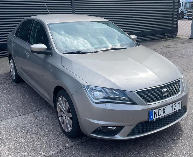 Brun Begagnad 2013 Seat Toledo Halvkombi | 85 000 kr - Bild 1/4