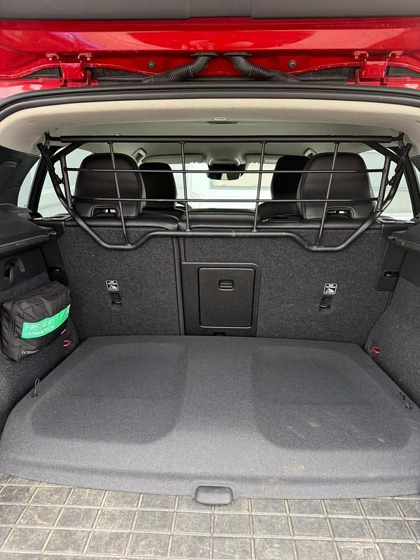 Begagnad Volvo XC40 197 HK (144 kW) 2022 Röd metallic SUV