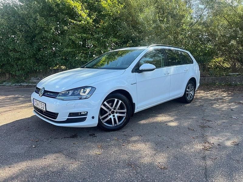 Begagnad VW Golf VII 110 HK (80 kW) 2014 Vit Kombi