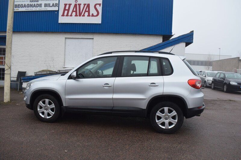 Silver Begagnad 2009 VW Tiguan SUV | 54 700 kr (Bra pris) - Bild 1/4