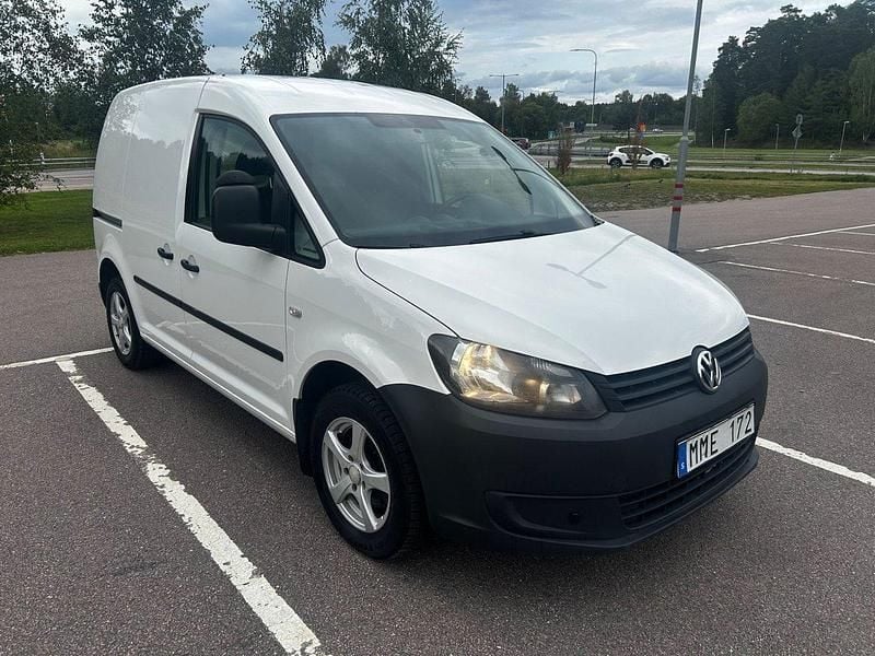 Vit Begagnad 2014 VW Caddy Minibuss | 39 900 kr (Superpris) - Bild 1/4