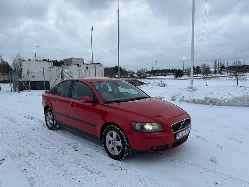 Begagnad 2006 Volvo S40 Sedan | 23 500 kr (Marknadspris) - Bild 1/4