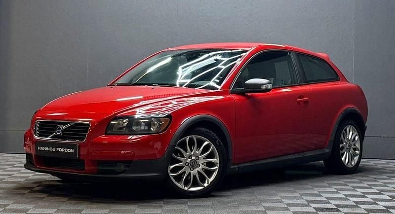 Röd Begagnad 2008 Volvo C30 Halvkombi | 74 900 kr (Bra pris) - Bild 1/4