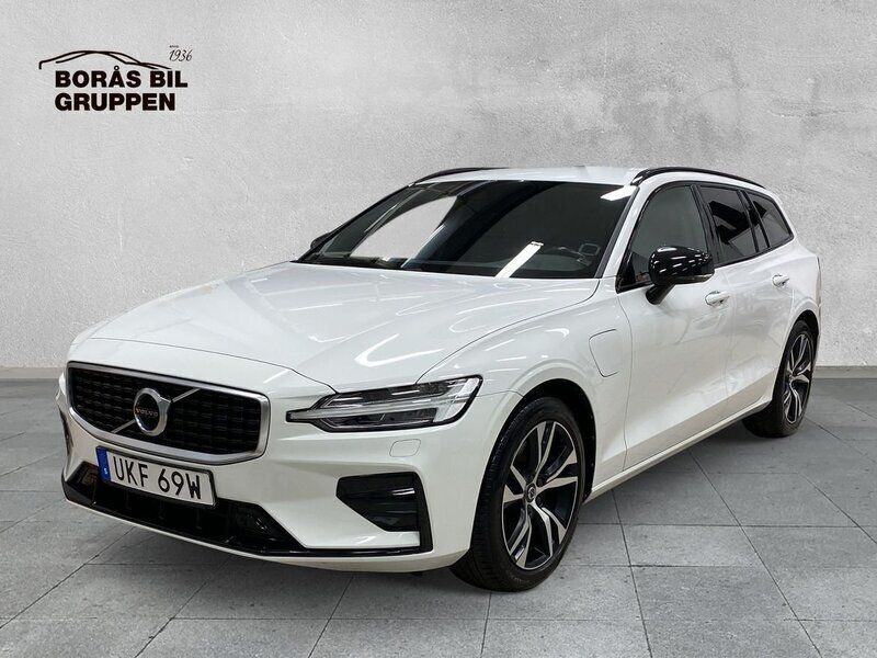 Vit Begagnad 2020 Volvo V60 R-Design Kombi | 339 000 kr (Marknadspris) - Bild 1/4