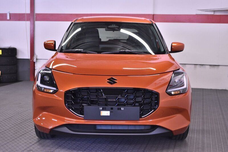 Begagnad Suzuki Swift 83 HK (61 kW) 2024 Orange Halvkombi