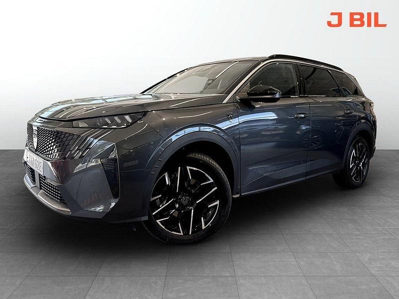 Grå Begagnad 2025 Peugeot 5008 GT Minibuss | 409 900 kr - Bild 1/4