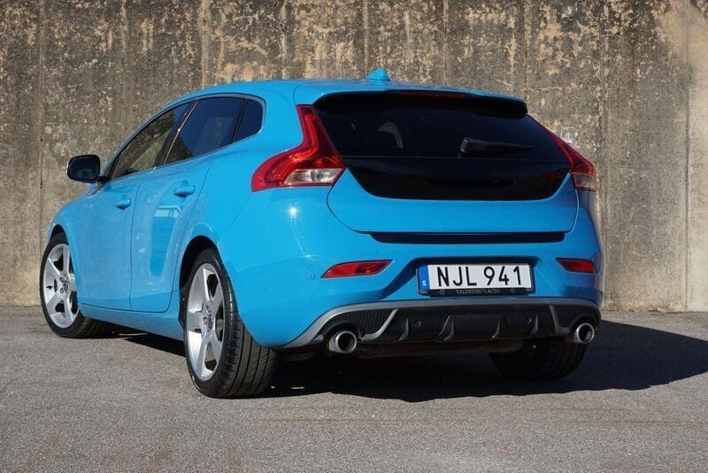 Begagnad Volvo V40 R-Design 116 HK (85 kW) 2013 Blå Kombi