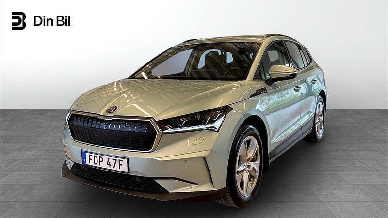 Silver (arctic silver metallic) Begagnad 2022 Skoda Enyaq iV SUV | 319 900 kr (Marknadspris) - Bild 1/4