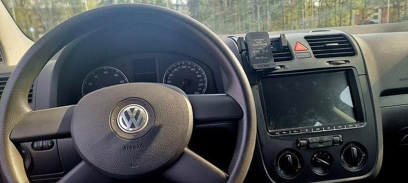 Grå Begagnad 2005 VW Golf IV Trendline Halvkombi | 19 999 kr (Superpris) - Bild 1/4