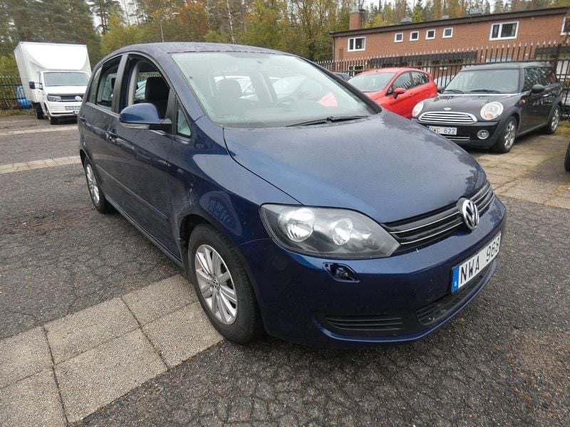 Mörkblå (blå) Begagnad 2013 VW Golf VII Halvkombi | 22 900 kr - Bild 1/4