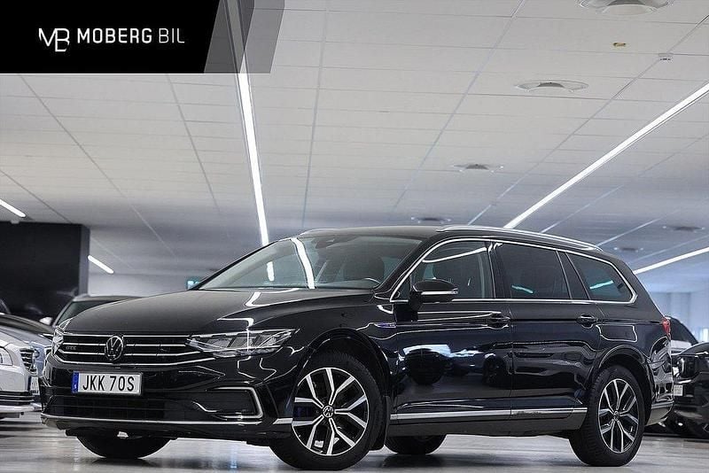 Svart Begagnad 2020 VW Passat GTE Kombi | 259 900 kr (Marknadspris) - Bild 1/3