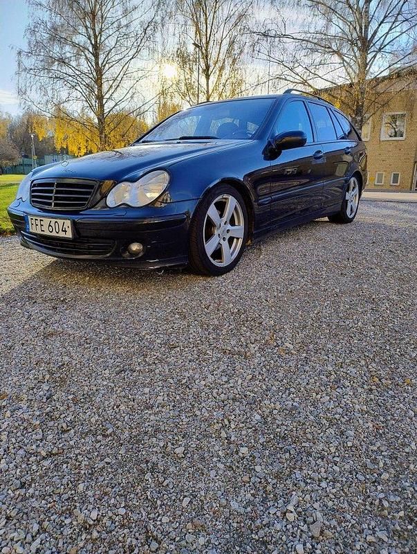Svart Begagnad 2007 Mercedes C180 Avantgarde Kombi | 37 500 kr (Marknadspris) - Bild 1/1