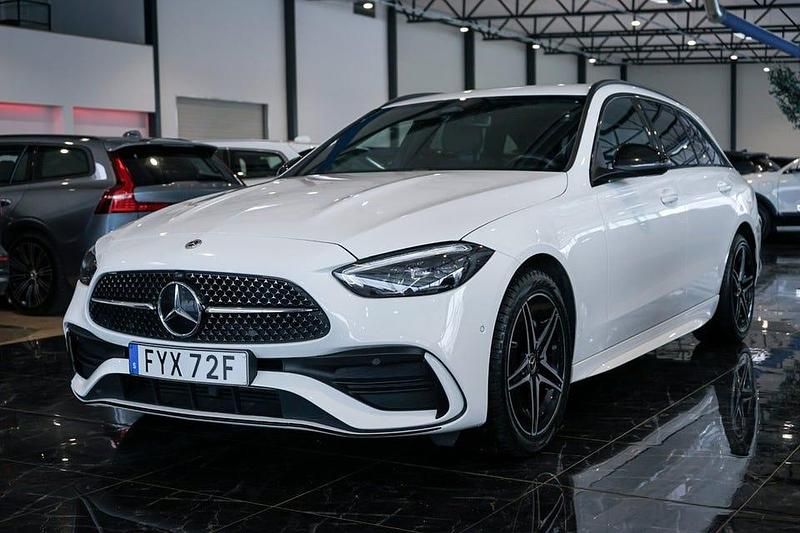 Begagnad Mercedes C300 AMG line 313 HK (230 kW) 2023 Vit