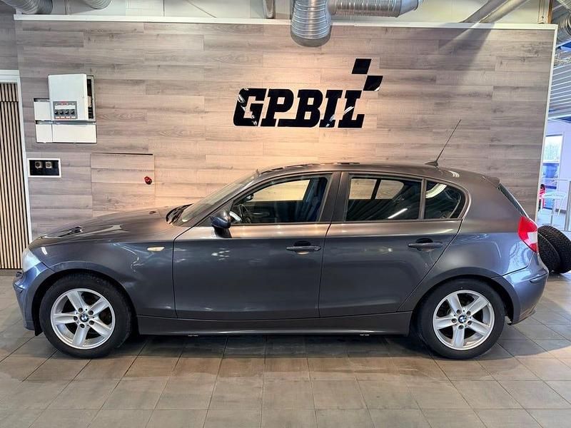 Begagnad BMW 116 Advantage 116 HK (85 kW) 2006 Grå Halvkombi