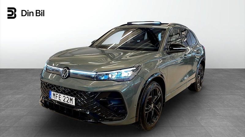 Grön Begagnad 2025 VW Tiguan R-line SUV | 569 900 kr - Bild 1/4