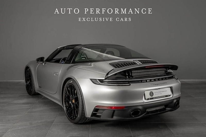 Begagnad Porsche 911 Targa 4 480 HK (353 kW) 2024 Flerfärgad Cab