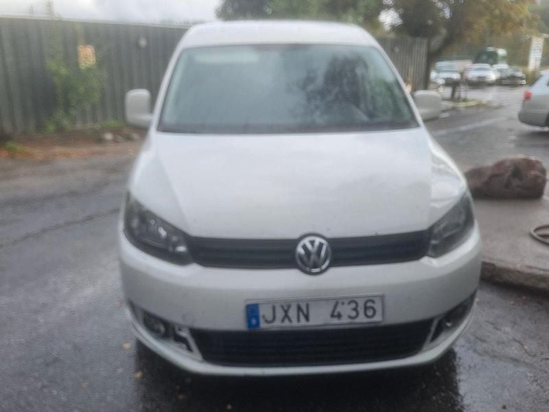 Vit Begagnad 2010 VW Caddy Minibuss | 49 900 kr (Lite dyr) - Bild 1/4
