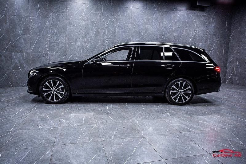 Begagnad Mercedes E300 Avantgarde 306 HK (225 kW) 2022 Svart Kombi