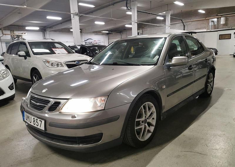 Ljusgrå Begagnad 2003 Saab 9-3 Linear Sedan | 34 900 kr (Marknadspris) - Bild 1/4