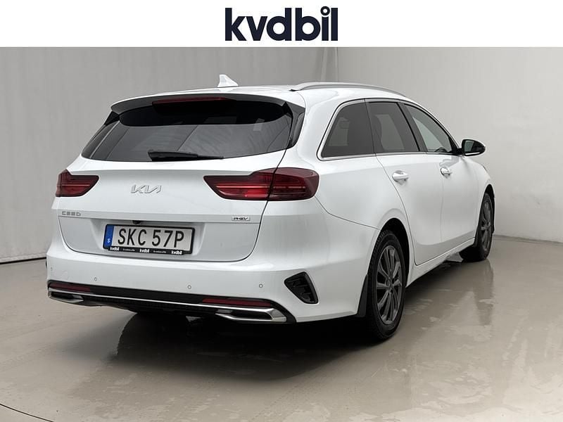 Begagnad Kia Ceed Sportswagon 141 HK (103 kW) 2023 Vit Kombi
