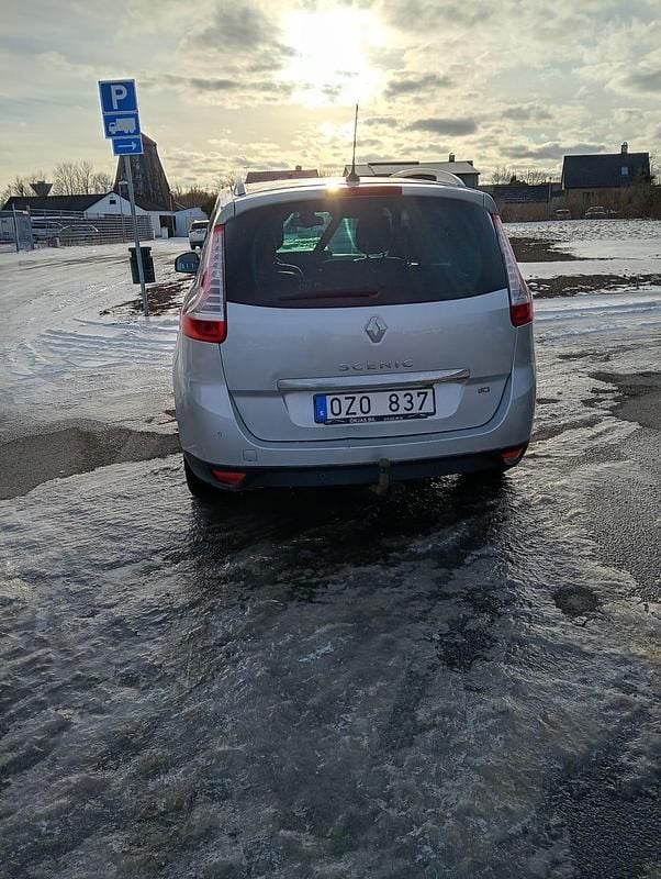 Begagnad Renault Grand Scénic III Bose Edition 110 HK (80 kW) 2014 Minibuss