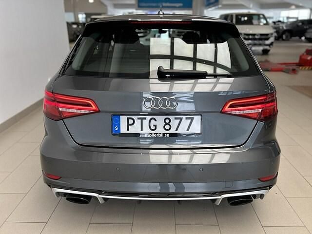 Begagnad Audi RS3 Sportback 400 HK (294 kW) 2017 Grå Halvkombi