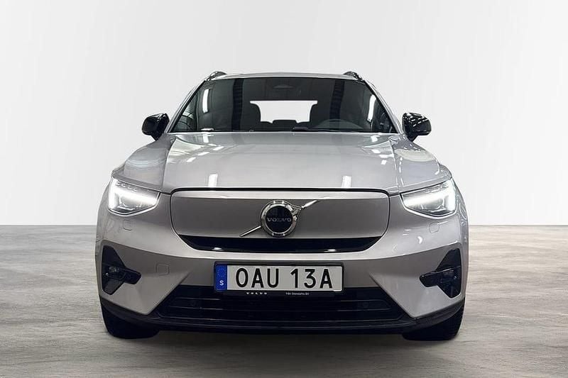 Begagnad Volvo XC40 Plus 175 kW (238 HK) 2023 Silver SUV
