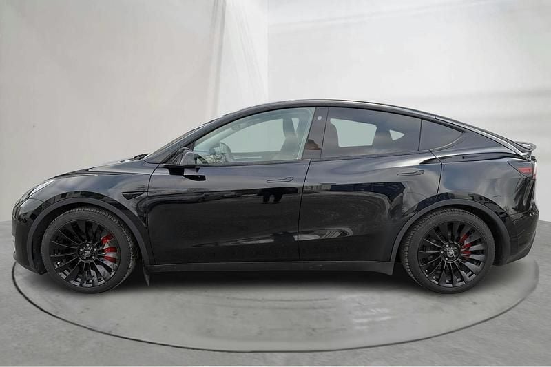 Begagnad Tesla Model Y Performance 392 kW (534 HK) 2024 Svart SUV