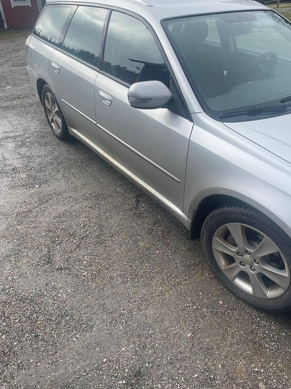 Begagnad Subaru Legacy 165 HK (121 kW) 2007 Kombi