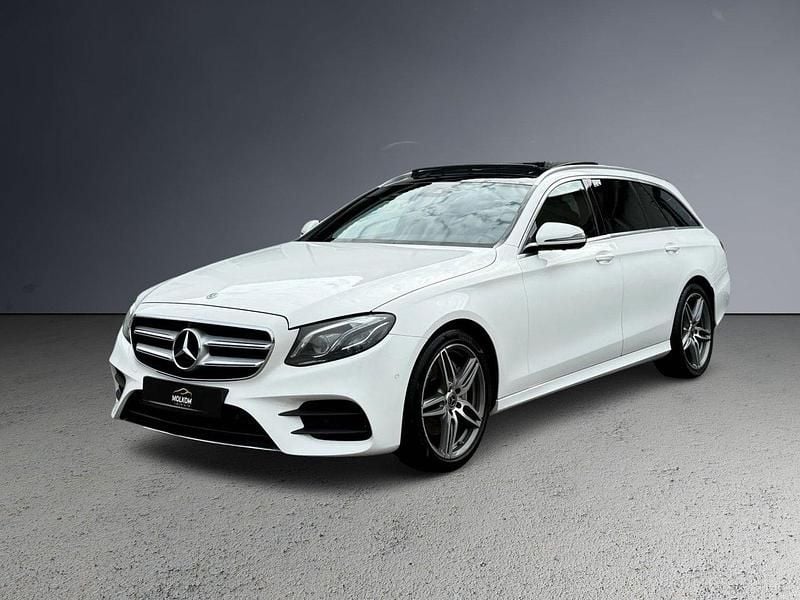 Vit Begagnad 2018 Mercedes E220 AMG line Kombi | 269 800 kr (Marknadspris) - Bild 1/4