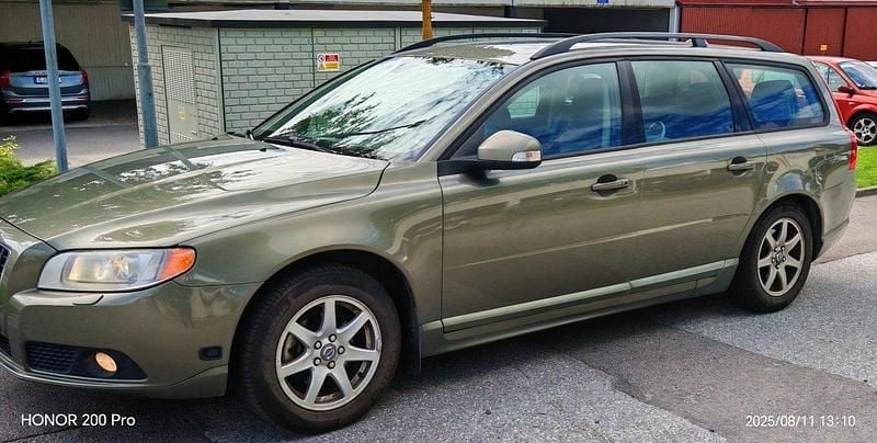 Grön Begagnad 2009 Volvo V70 Momentum Kombi | 29 900 kr (Bra pris) - Bild 1/4