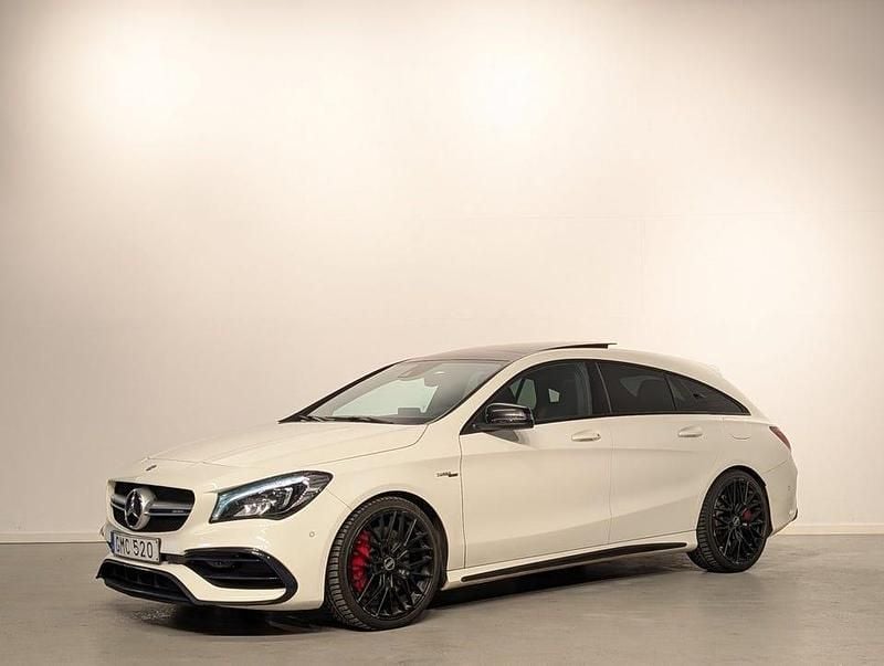 Vit Begagnad 2017 Mercedes CLA45 AMG Shooting Brake AMG Kombi | 319 900 kr (Marknadspris) - Bild 1/4