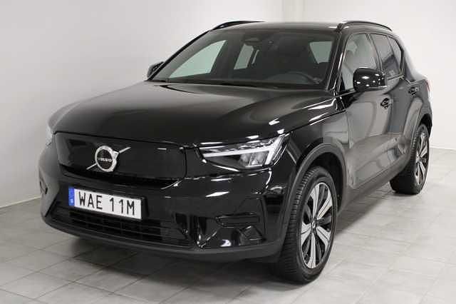 Svart Begagnad 2023 Volvo XC40 Single Motor SUV | 299 000 kr (Marknadspris) - Bild 1/4