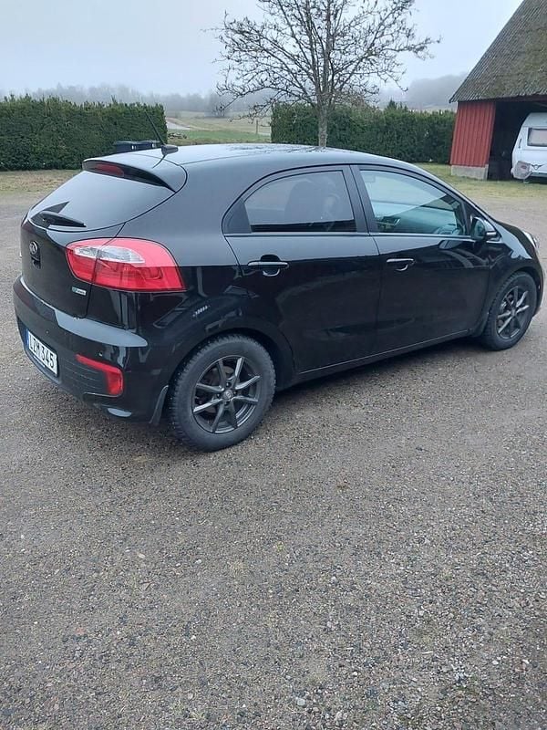 Begagnad Kia Rio 84 HK (61 kW) 2016 Halvkombi