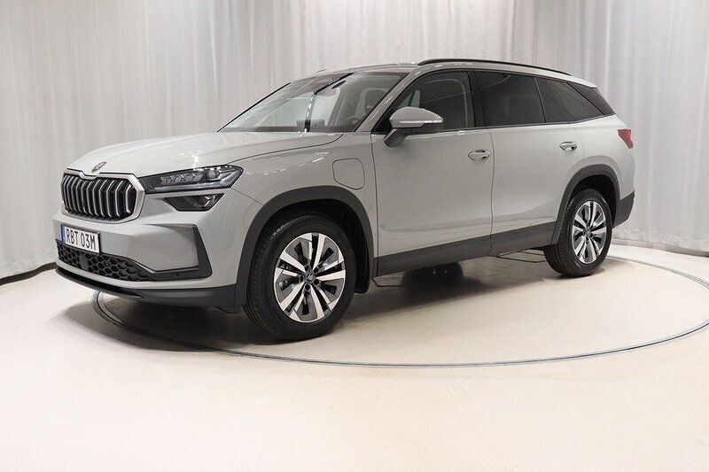 Grå Ny 2025 Skoda Kodiaq Business Line SUV | 499 900 kr (Marknadspris) - Bild 1/4